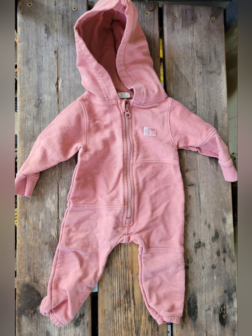 KITH KIDS SZ 0-3M VGUC 1pc DUSTY PINK logo aplique zip up covera
